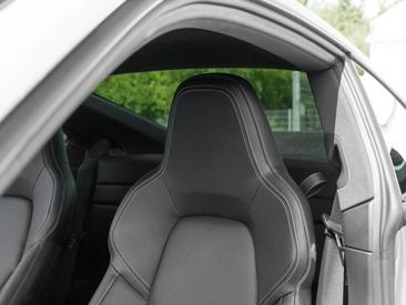 Porsche 992 I Carrera 4S — photo 37