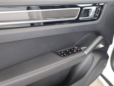 Porsche Cayenne III Turbo Coupé — photo 19