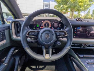 Porsche Cayenne III Turbo E-Hybrid — photo 26