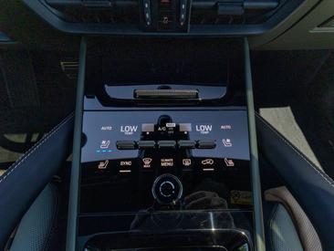 Porsche Cayenne III Turbo E-Hybrid — photo 31