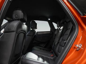 Porsche Macan S — photo 18
