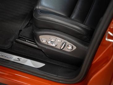 Porsche Macan S — photo 22