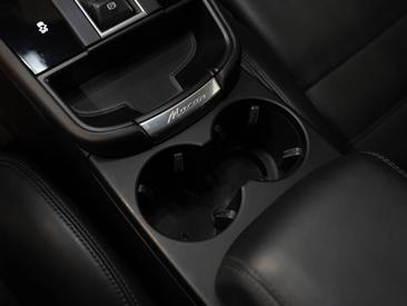 Porsche Macan S — photo 24