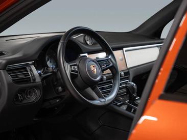 Porsche Macan S — photo 25