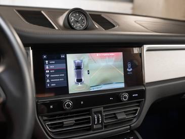 Porsche Macan S — photo 36