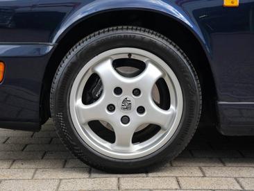 Porsche 964 Carrera 2 Cabriolet — photo 10