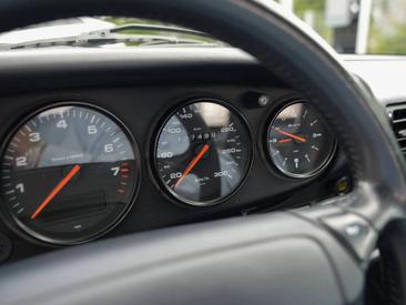 Porsche 964 Carrera 2 Cabriolet — photo 17