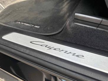 Porsche Cayenne III E-Hybrid Coupé — photo 24