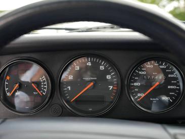 Porsche 964 Carrera 2 Cabriolet — photo 18