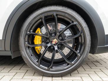 Porsche Cayenne III Turbo GT — photo 24
