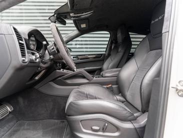 Porsche Cayenne III Turbo GT — photo 30