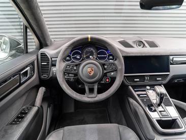 Porsche Cayenne III Turbo GT — photo 31