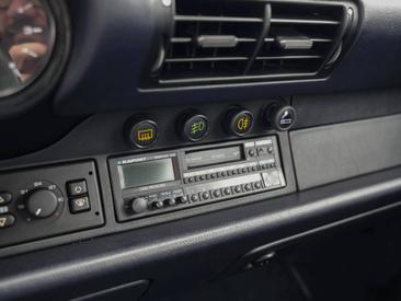 Porsche 964 Carrera 2 Cabriolet — photo 25