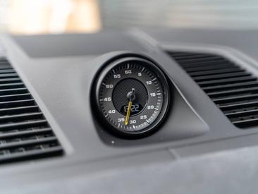 Porsche Cayenne III Turbo GT — photo 37