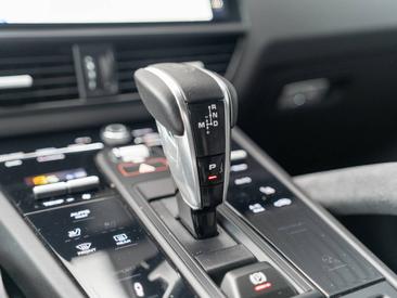Porsche Cayenne III Turbo GT — photo 38
