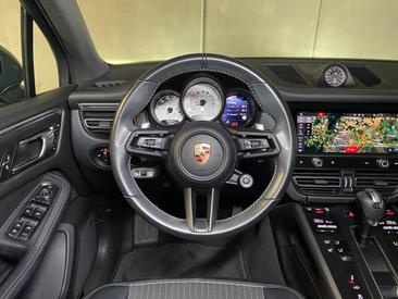 Porsche Macan T — photo 14
