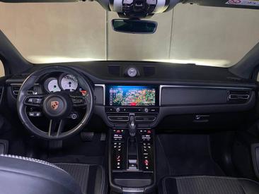 Porsche Macan T — photo 15