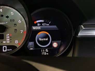 Porsche Macan T — photo 18