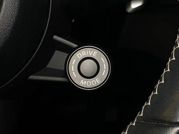 Porsche Macan T — photo 19