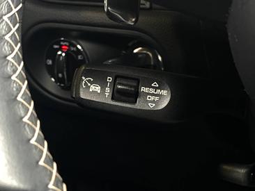 Porsche Macan T — photo 20