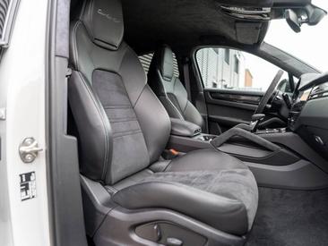 Porsche Cayenne III Turbo GT — photo 50