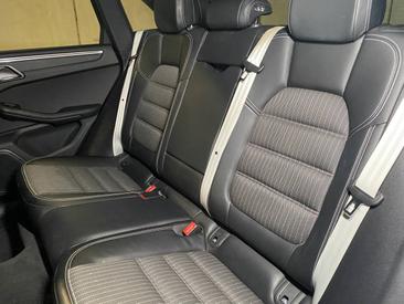 Porsche Macan T — photo 25