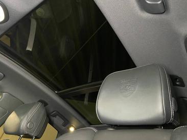 Porsche Macan T — photo 29