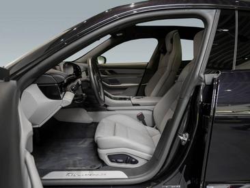 Porsche Taycan 4S — photo 12