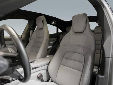 Porsche Taycan 4S — photo 13
