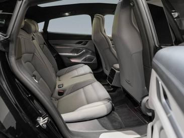Porsche Taycan 4S — photo 17