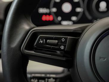 Porsche Taycan 4S — photo 18