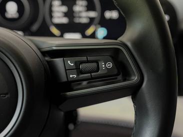Porsche Taycan 4S — photo 19