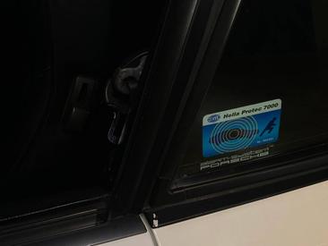 Porsche 964 Carrera 4 Coupe — photo 25