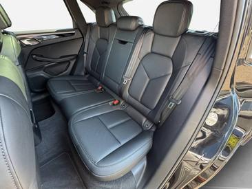 Porsche Macan S — photo 13