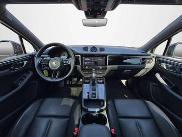 Porsche Macan S — photo 14