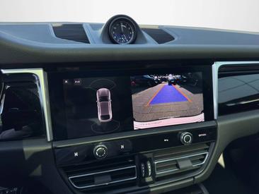Porsche Macan S — photo 16