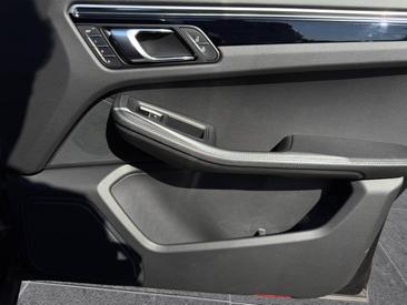 Porsche Macan S — photo 17
