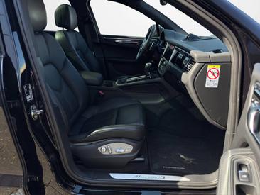 Porsche Macan S — photo 18