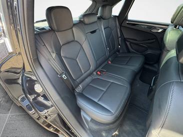 Porsche Macan S — photo 19