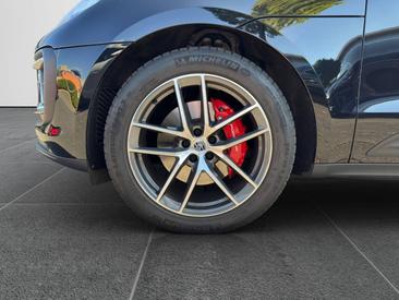 Porsche Macan S — photo 22