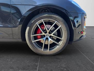 Porsche Macan S — photo 23