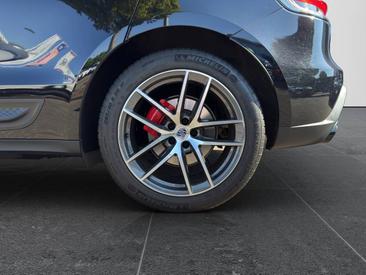 Porsche Macan S — photo 25