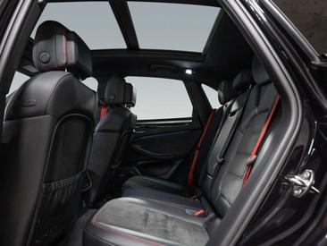 Porsche Macan GTS — photo 19