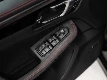 Porsche Macan GTS — photo 24