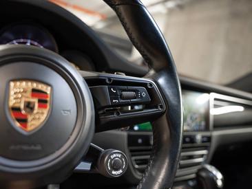 Porsche Macan GTS — photo 33