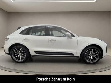Porsche Macan — photo 6