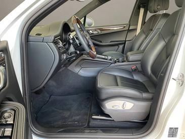 Porsche Macan — photo 13