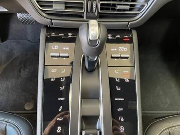 Porsche Macan — photo 17