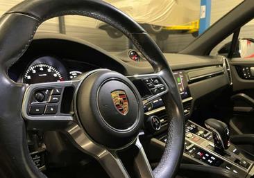 Porsche Cayenne III Platinum Edition — photo 9