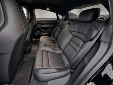 Porsche Taycan Turbo — photo 15
